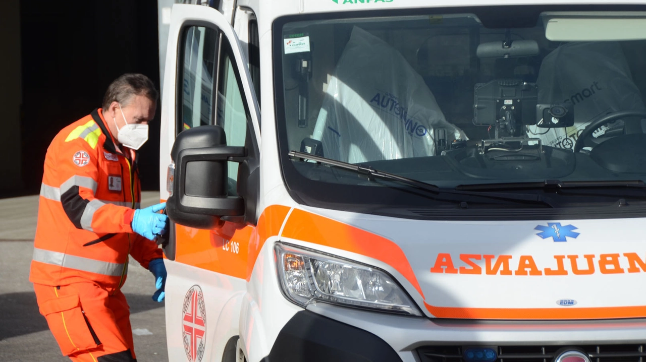 Un'ambulanza in una foto di repertorio Un'ambulanza in una foto di repertorio