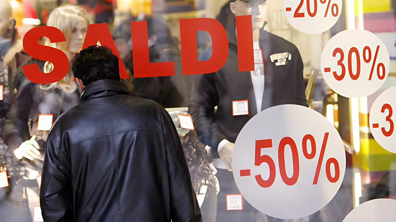 I saldi prenderanno il via domani. I consigli di Confconsumatori per gli acquisti