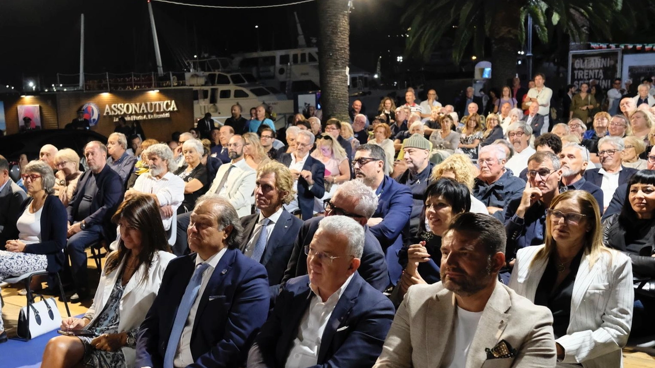 Il presidente del Senato chiude la ’tre giorni’ organizzata da Fratelli d’Italia alla Morin "Giorgia Meloni punto di riferimento a livello internazionale. Gli italiani credono in lei". Il presidente del Senato chiude la ’tre giorni’ organizzata da Fratelli d’Italia alla Morin "Giorgia Meloni punto di riferimento a livello internazionale. Gli italiani credono in lei".