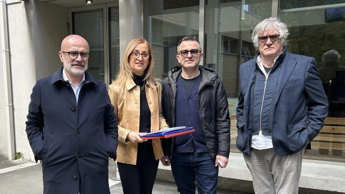 I componenti della Liste Civiche. che hanno promosso la raccolta firme I componenti della Liste Civiche. che hanno promosso la raccolta firme