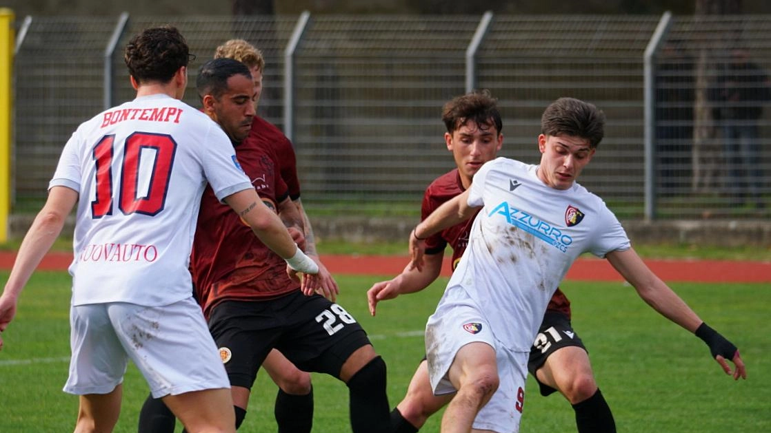 Una fase di Montevarchi-Livorno. Gli amaranto hanno dominato la partita