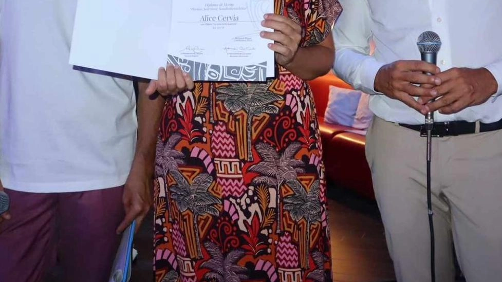 Alice Cervia riceve il premio Alice Cervia riceve il premio