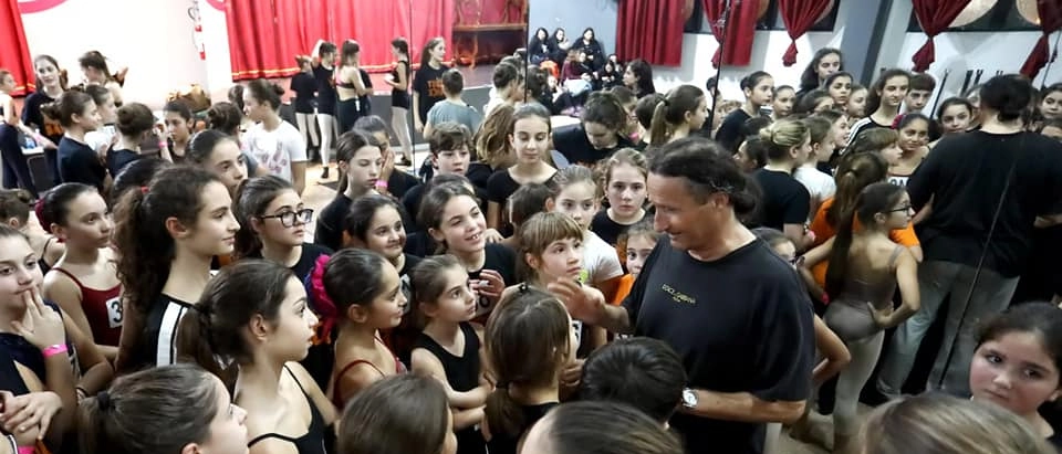 Danzando in stile, il nuovo spettacolo firmato La Maison della Danza, con la direzione artistica del Maestro Roberto Scortecci