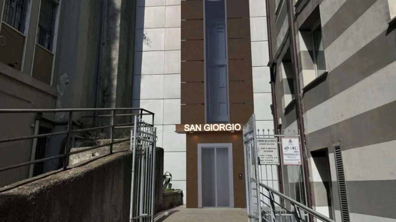 Il rendering del nuovo ascensore destinato a collegare via del Prione con via XX settembre. Il progetto di fattibilità approvato dal Comune Il rendering del nuovo ascensore destinato a collegare via del Prione con via XX settembre. Il progetto di fattibilità approvato dal Comune