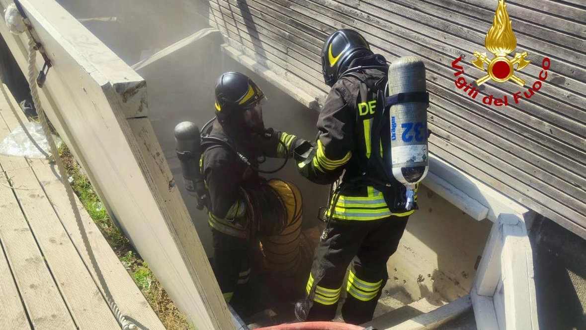 L'intervento dei vigili del fuoco L'intervento dei vigili del fuoco