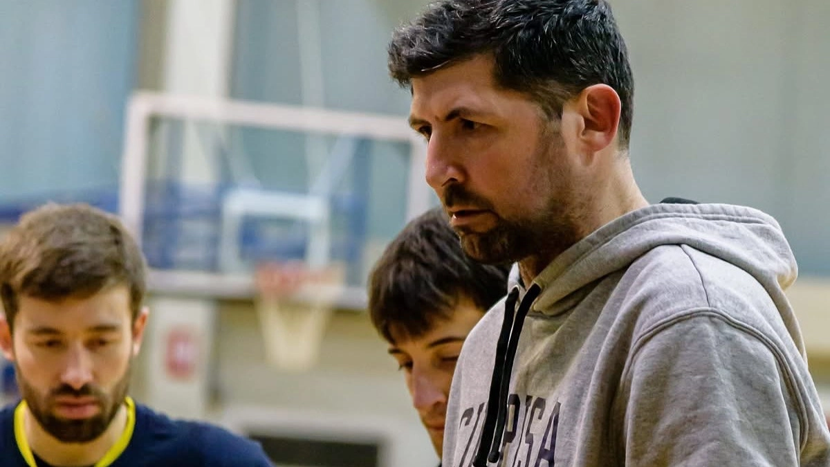 Coach Scocchera è riuscito a gestire al meglio il quintetto pisano Coach Scocchera è riuscito a gestire al meglio il quintetto pisano