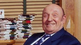 Per molti è l’erede di Georges Simenon (cui era legato da profonda amicizia) e dello scrittore francese Louis-Ferdinand Céline. E’... Per molti è l’erede di Georges Simenon (cui era legato da profonda amicizia) e dello scrittore francese Louis-Ferdinand Céline. E’...