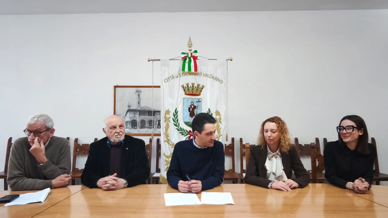 La presentazione dello spettacolo teatrale. La presentazione dello spettacolo teatrale.