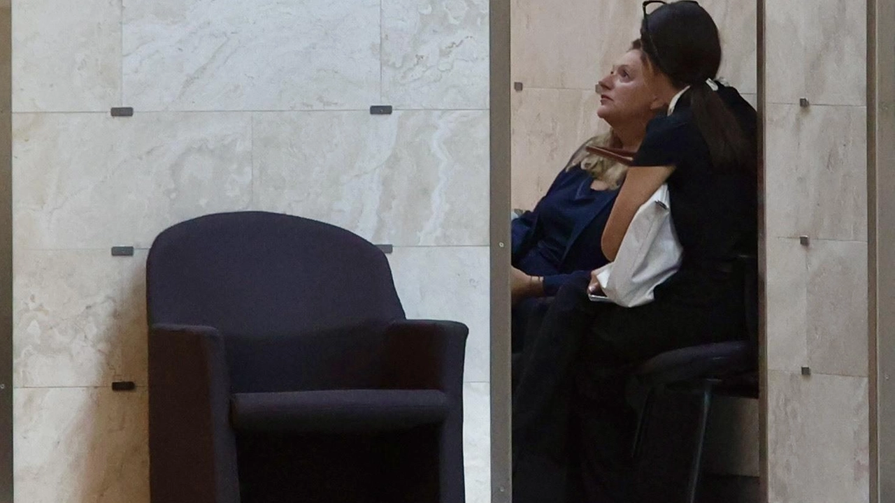 Le scelte opposte. Bugetti non risponde alle domande del gip. Matteini a ruota libera
