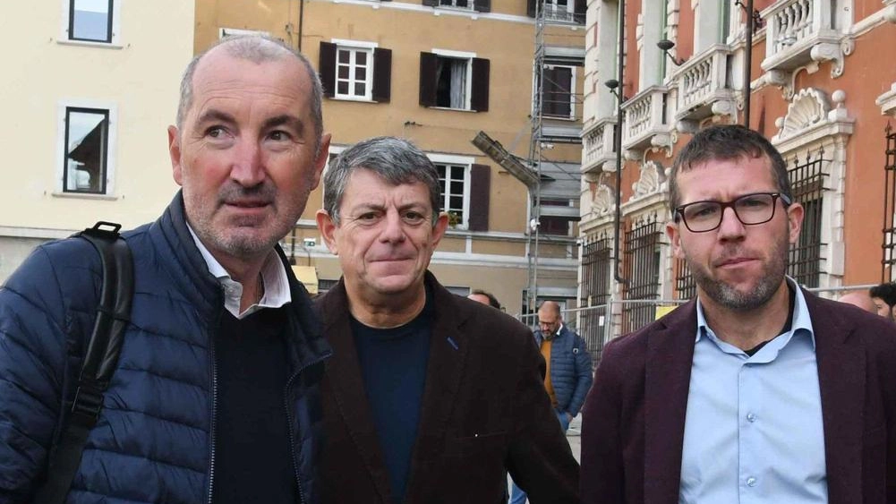 Le questioni spinose che hanno portato alla rottura per i segretari Del Vecchio, Figaia e Borghini . Dall’"incapacità politica e gestionale" di Casa Ascoli al "vero scempio" della variante Sogegross. Le questioni spinose che hanno portato alla rottura per i segretari Del Vecchio, Figaia e Borghini . Dall’"incapacità politica e gestionale" di Casa Ascoli al "vero scempio" della variante Sogegross.