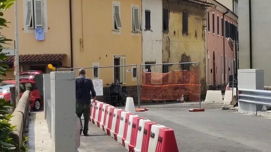 Il ponte come si presenta oggi, con il passaggio per i pedoni Il ponte come si presenta oggi, con il passaggio per i pedoni