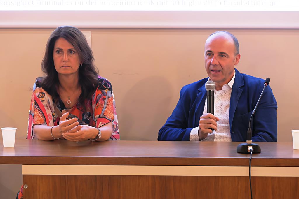 Parco in città e nuovi parcheggi. Come cambia il volto del paese Parco in città e nuovi parcheggi. Come cambia il volto del paese