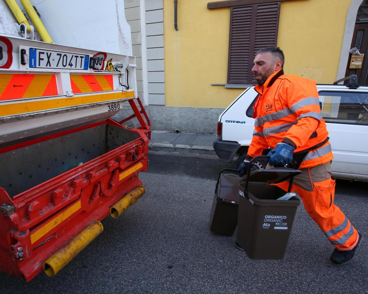 Un ’tesoretto’ dai rifiuti. "Usare gli introiti per abbattere la Taric"