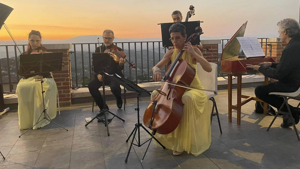 Alba Francese è il concerto che questa domenica alle 6.20 inaugura l’amatissima rassegna di UmbriaEnsemble. Si prosegue il 24 e il 31 agosto Alba Francese è il concerto che questa domenica alle 6.20 inaugura l’amatissima rassegna di UmbriaEnsemble. Si prosegue il 24 e il 31 agosto