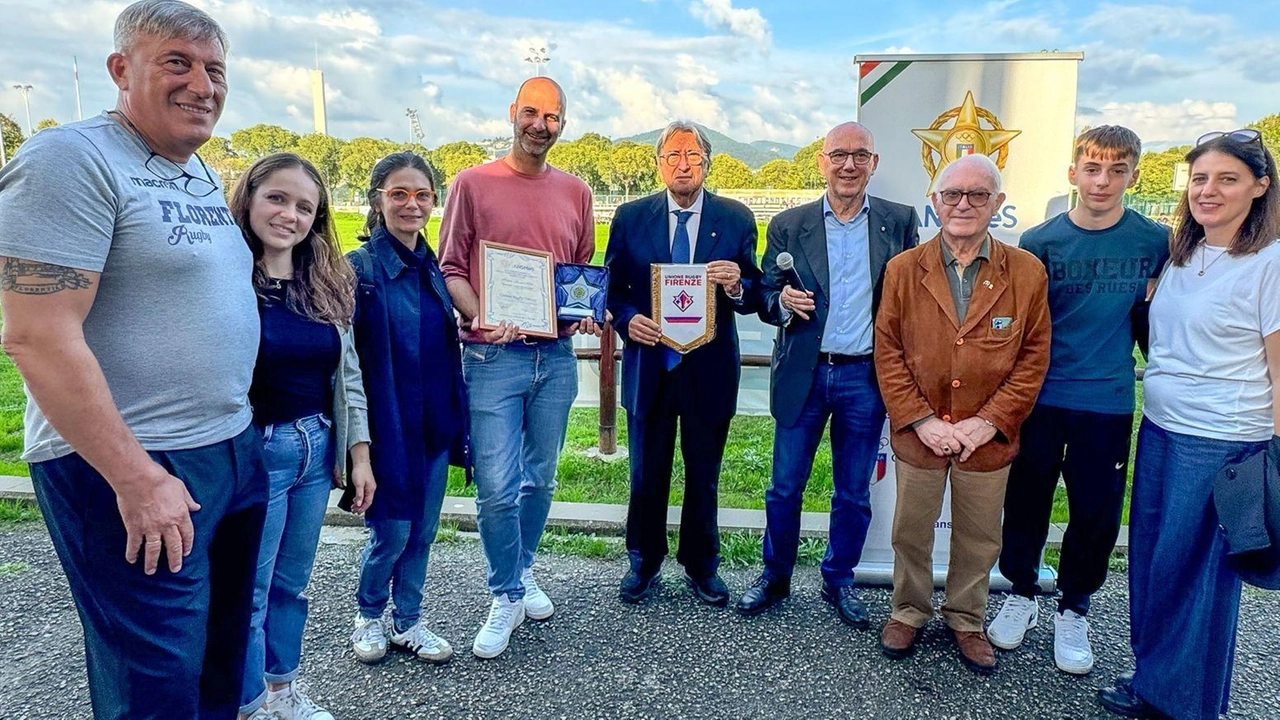 Consegnato il premio “Roberto Luigi Quercetani”, istituito da Ansmes, Associazione nazionale stelle e palme al merito sportivo della provinci di... Consegnato il premio “Roberto Luigi Quercetani”, istituito da Ansmes, Associazione nazionale stelle e palme al merito sportivo della provinci di...