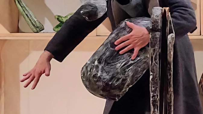Rassegna "Su il sipario" al Teatro del Popolo di Castelfiorentino con lo spettacolo "Zuppa di sasso" dell'Accademia perduta Romagna Teatri. Una fiaba che promuove l'apertura verso gli altri attraverso l'illusione. Rassegna "Su il sipario" al Teatro del Popolo di Castelfiorentino con lo spettacolo "Zuppa di sasso" dell'Accademia perduta Romagna Teatri. Una fiaba che promuove l'apertura verso gli altri attraverso l'illusione.