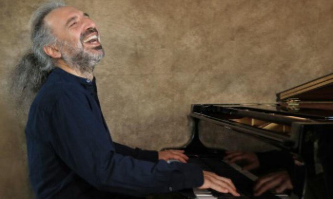 9 agosto, da Stefano Bollani all’Apericiccia: gli appuntamenti di oggi in Toscana