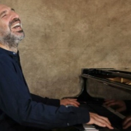 9 agosto, da Stefano Bollani all’Apericiccia: gli appuntamenti di oggi in Toscana