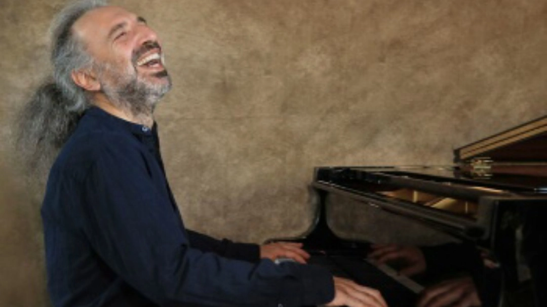 Stefano Bollani (foto Ansa) Stefano Bollani (foto Ansa)