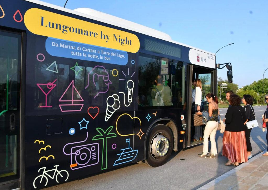 Riparte ’Lungomare by night’. Così la movida è a portata di bus Riparte ’Lungomare by night’. Così la movida è a portata di bus