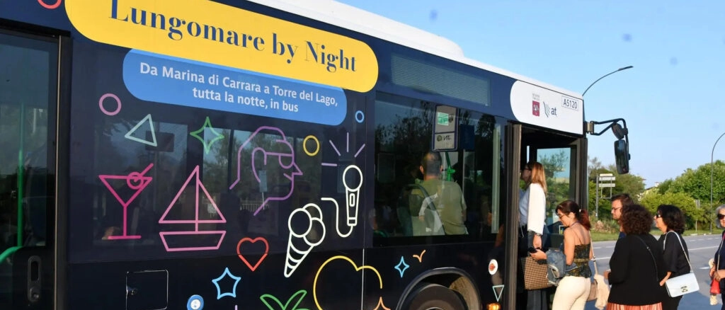 Riparte ’Lungomare by night’. Così la movida è a portata di bus