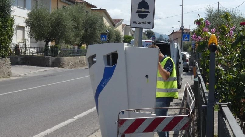 L’autovelox installato a Pontenuovo dal Comune di Pistoia è al centro della vicenda che interessa molti cittadini che hanno percorso la Montalese e sono stati multati. In quel tratto il limite da non superare è di quaranta chilometri orari L’autovelox installato a Pontenuovo dal Comune di Pistoia è al centro della vicenda che interessa molti cittadini che hanno percorso la Montalese e sono stati multati. In quel tratto il limite da non superare è di quaranta chilometri orari