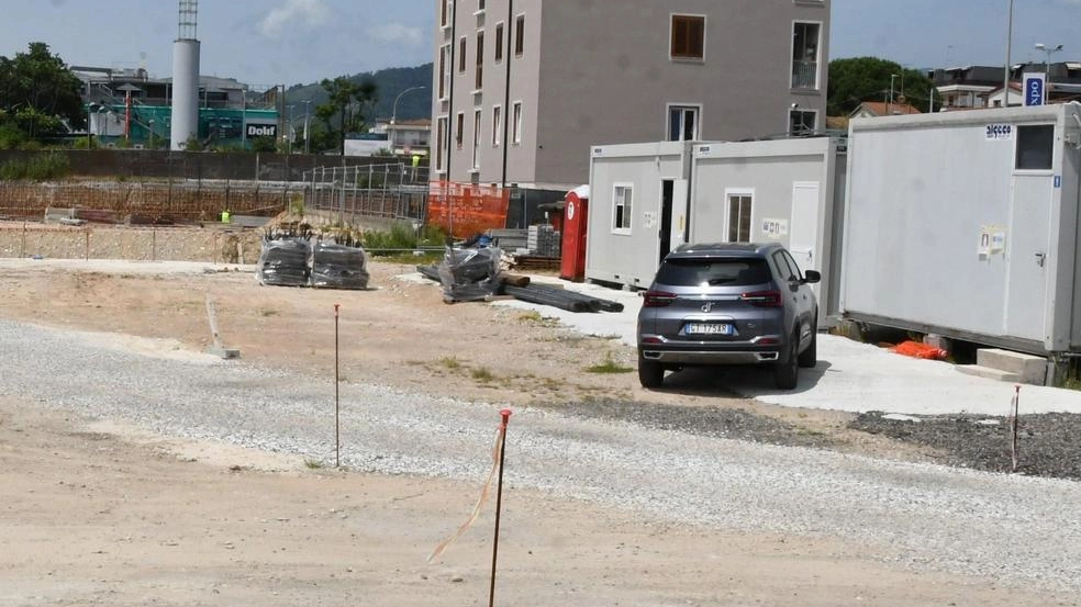"L’azienda ha disertato la riunione prevista in Commissione lavori pubblici. Uno schiaffo alla città. Vogliamo verificare lo stato di avanzamento dei lavori che risultano già in forte ritardo". "L’azienda ha disertato la riunione prevista in Commissione lavori pubblici. Uno schiaffo alla città. Vogliamo verificare lo stato di avanzamento dei lavori che risultano già in forte ritardo".