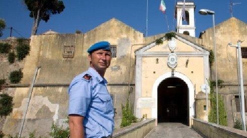 Caos nel carcere di Porto Azzurro all’isola d’Elba. Sei agenti di polizia penitenziaria sono stati trasportati in ospedale al pronto... Caos nel carcere di Porto Azzurro all’isola d’Elba. Sei agenti di polizia penitenziaria sono stati trasportati in ospedale al pronto...