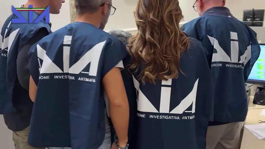 Maxi blitz antidroga, elicotteri e unità speciali in azione: interventi in Toscana e Liguria Maxi blitz antidroga, elicotteri e unità speciali in azione: interventi in Toscana e Liguria