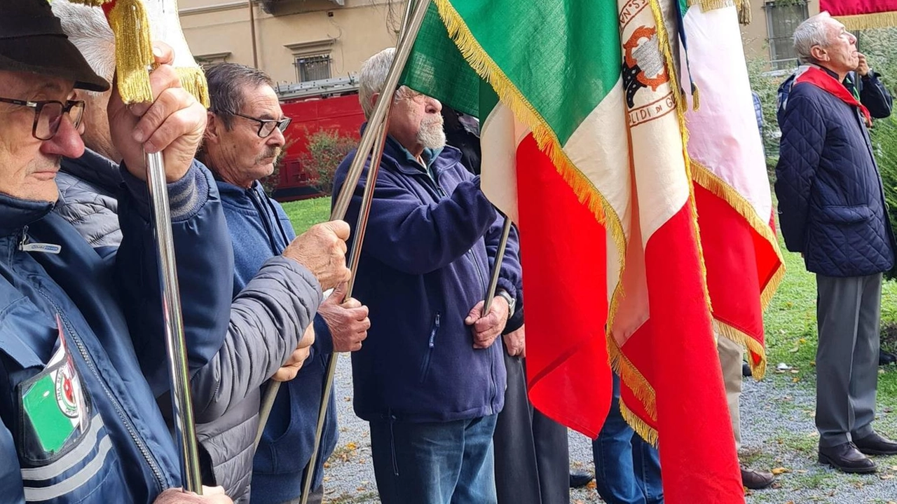 Un picchetto d’onore per le celebrazione del 4 Novembre. I cortei per deporre le corone d’alloro in memoria dei caduti si terranno a Poggio a Caiano e a Carmignano Un picchetto d’onore per le celebrazione del 4 Novembre. I cortei per deporre le corone d’alloro in memoria dei caduti si terranno a Poggio a Caiano e a Carmignano