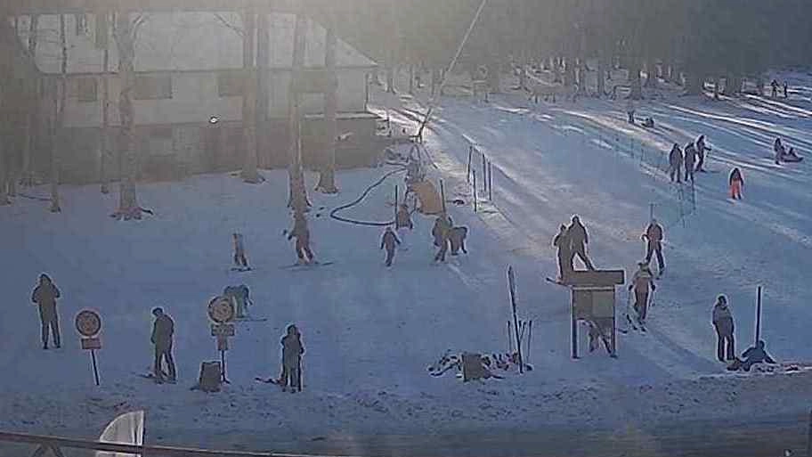 Da ieri sull’Amiata sono in funzione lo skilift del Campo scuola delle Macinaie e il nuovo tapis roulant Da ieri sull’Amiata sono in funzione lo skilift del Campo scuola delle Macinaie e il nuovo tapis roulant