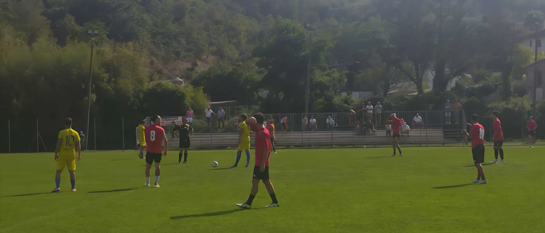 Lucchese - Rossoneri a valanga nel test. La "Pantera" sbrana la Carrarese "baby"
