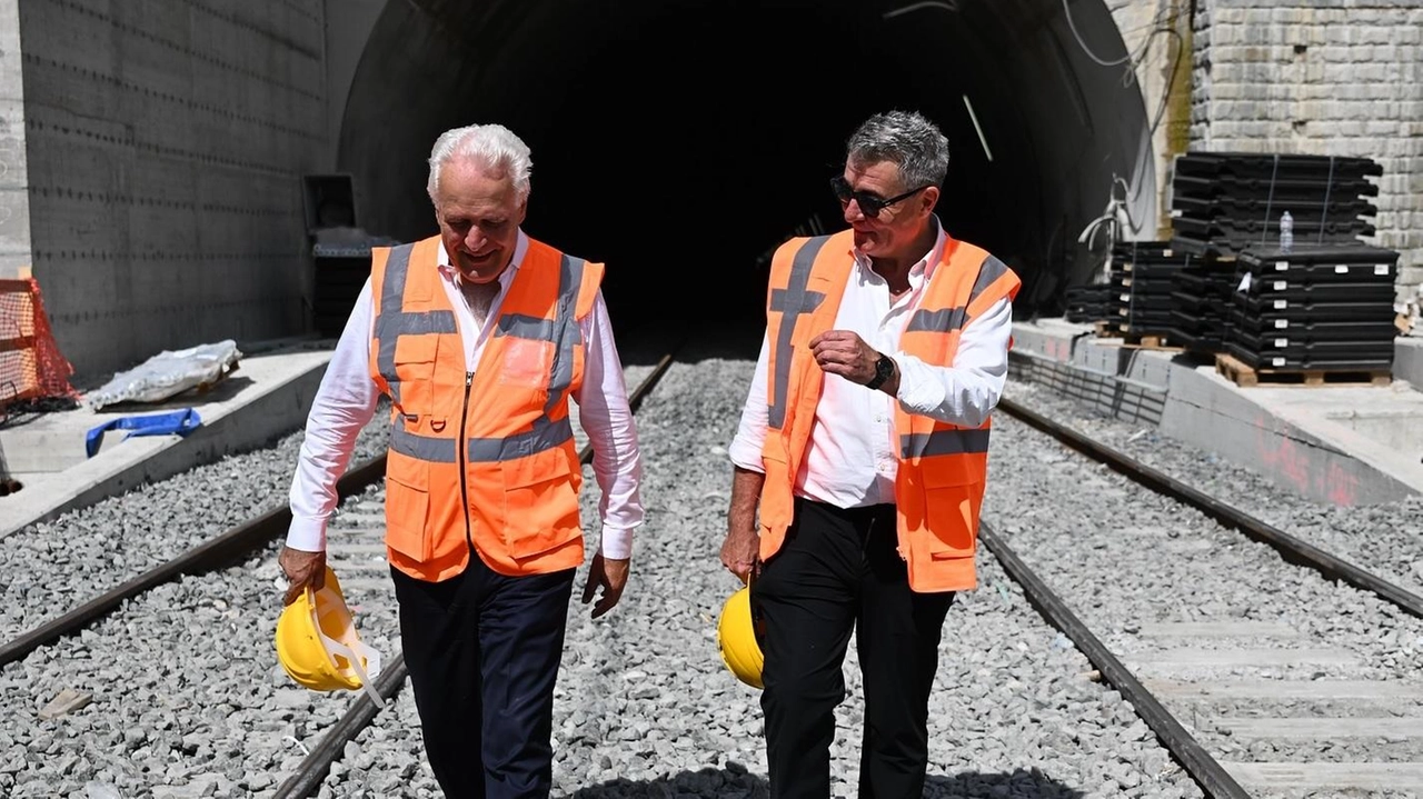 Sopralluogo del presidente Giani con l’assessore ai trasporti Baccelli e il dirigente degli investimenti delle ferrovie Rocca: poi l’annuncio. Prevista una settimana di test intensivi prima che il servizio sia operativo. .