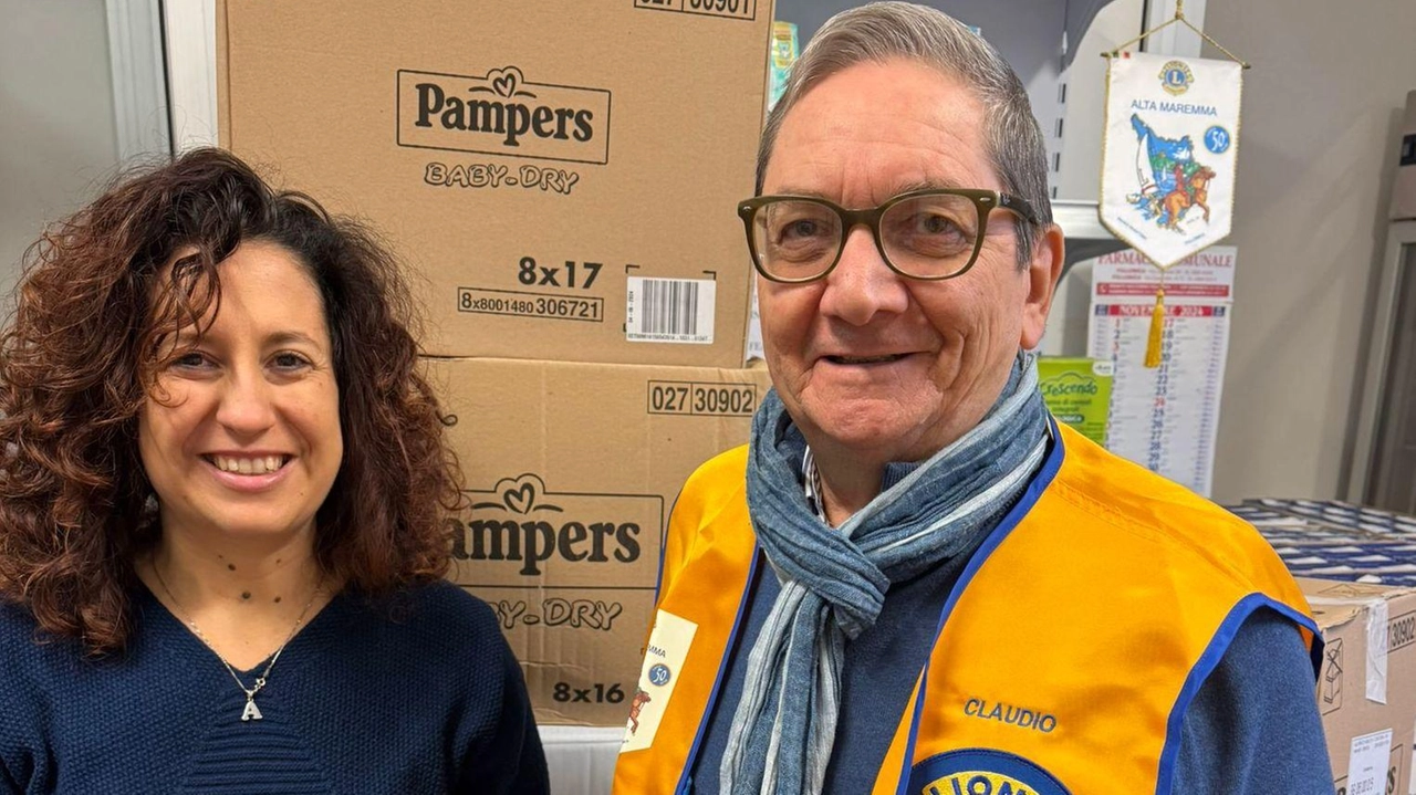 Chiara Del Chierico, assistente sociale del Coordinamento Interparrocchiale opere caritative e il presidente Claudio Pacella Chiara Del Chierico, assistente sociale del Coordinamento Interparrocchiale opere caritative e il presidente Claudio Pacella