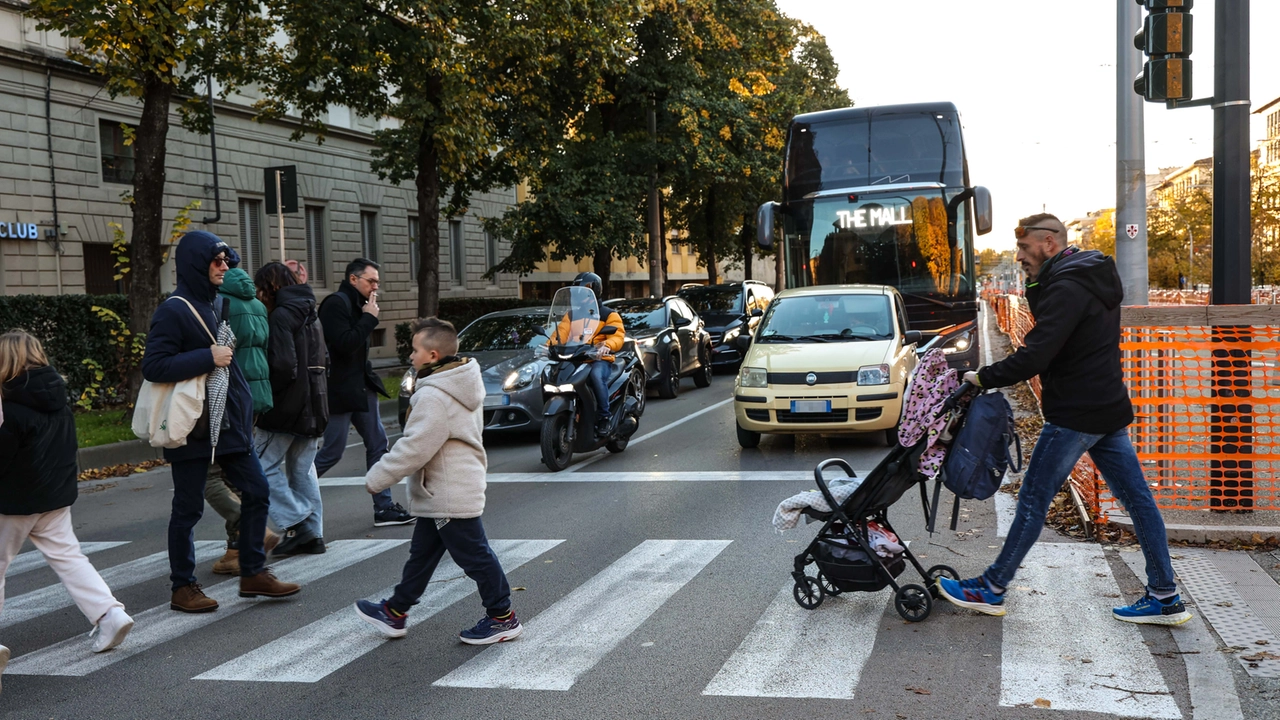 Tra ingorghi di bus e furgoni e scooter a zig zag. Quasi un’ora per percorrere una manciata di chilometri. Viale Lavagnini resta il punto più critico. Porta al Prato, Belfiore e via Lorenzo il Magnifico le altre zone calde. Tra ingorghi di bus e furgoni e scooter a zig zag. Quasi un’ora per percorrere una manciata di chilometri. Viale Lavagnini resta il punto più critico. Porta al Prato, Belfiore e via Lorenzo il Magnifico le altre zone calde.