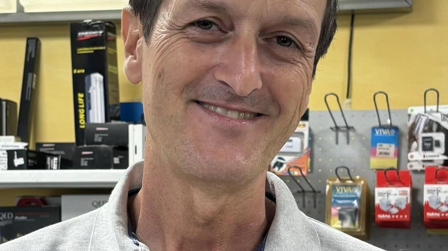 I commercianti di una delle zone simbolo della prima periferia della città chiedono un maggior impegno "E’ una via storica, dove ancora si trovano i titolari dietro al bancone, e dovrebbe essere rivalutata per il suo valore". I commercianti di una delle zone simbolo della prima periferia della città chiedono un maggior impegno "E’ una via storica, dove ancora si trovano i titolari dietro al bancone, e dovrebbe essere rivalutata per il suo valore".