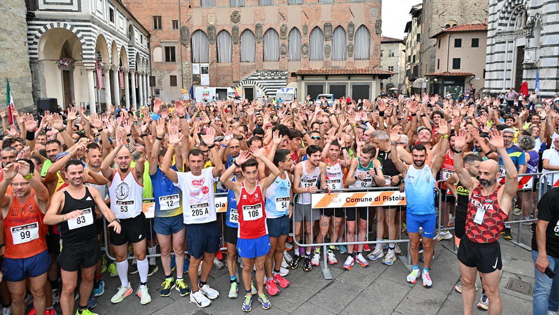 notturna di san jacopo a pistoia gran pienone classifica e foto