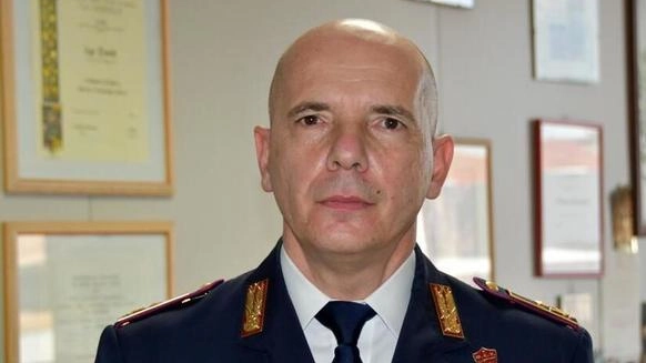 Per il 2 Giugno anche i nuovi commendatori, ufficiali e cavalieri. Chi sono le 3 donne e i 10 uomini aretini insigniti dal Quirinale. Per il 2 Giugno anche i nuovi commendatori, ufficiali e cavalieri. Chi sono le 3 donne e i 10 uomini aretini insigniti dal Quirinale.