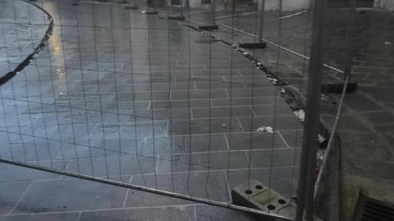 I cantieri in piazza Marconi e via 2 Giugno di Santa Maria a Monte tardano a. essere terminati e crescono le polemiche. I cantieri in piazza Marconi e via 2 Giugno di Santa Maria a Monte tardano a. essere terminati e crescono le polemiche.