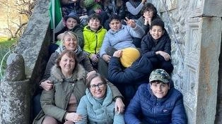 I giovani cronisti della scuola media Galileo Galilei di Casola si sono impegnati nella realizzazione di un cortometraggio sulla Resistenza... I giovani cronisti della scuola media Galileo Galilei di Casola si sono impegnati nella realizzazione di un cortometraggio sulla Resistenza...