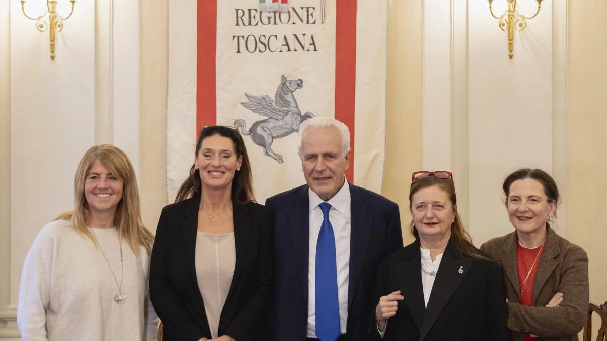 La presentazione del nuovo cartellone di FTS con, al centro, il governatore Giani La presentazione del nuovo cartellone di FTS con, al centro, il governatore Giani