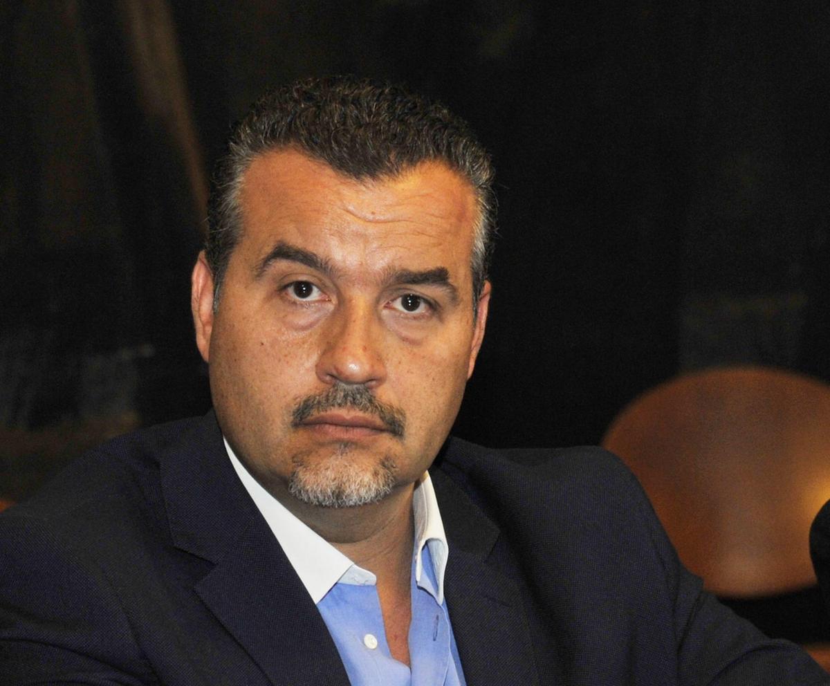 Un gelato con il sindaco. Fornaciari incontra e risponde ai cittadini Un gelato con il sindaco. Fornaciari incontra e risponde ai cittadini