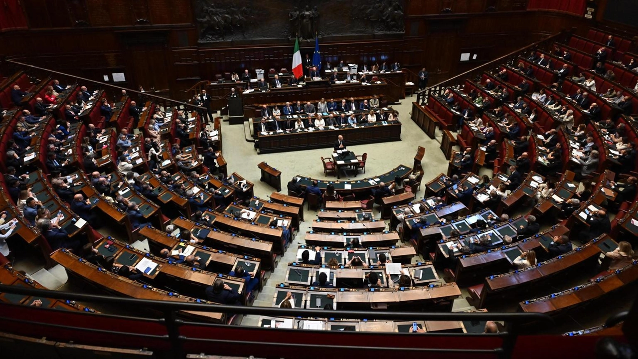 In suo favore 333 voti. Le bianche sono state 123
