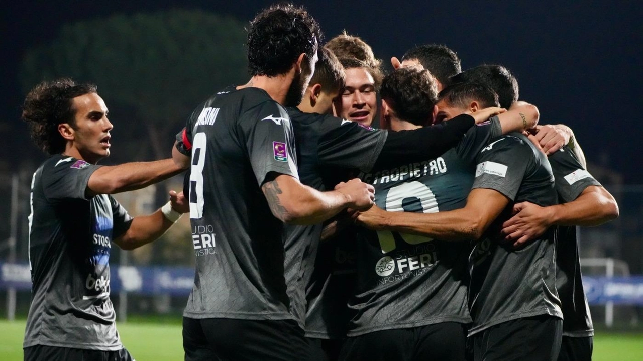 La Pianese batte il Gubbio 3-1 con una prestazione superba. Colombo e Mastropietro segnano, Rovaglia accorcia. Ammonizioni e spettatori presenti. La Pianese batte il Gubbio 3-1 con una prestazione superba. Colombo e Mastropietro segnano, Rovaglia accorcia. Ammonizioni e spettatori presenti.