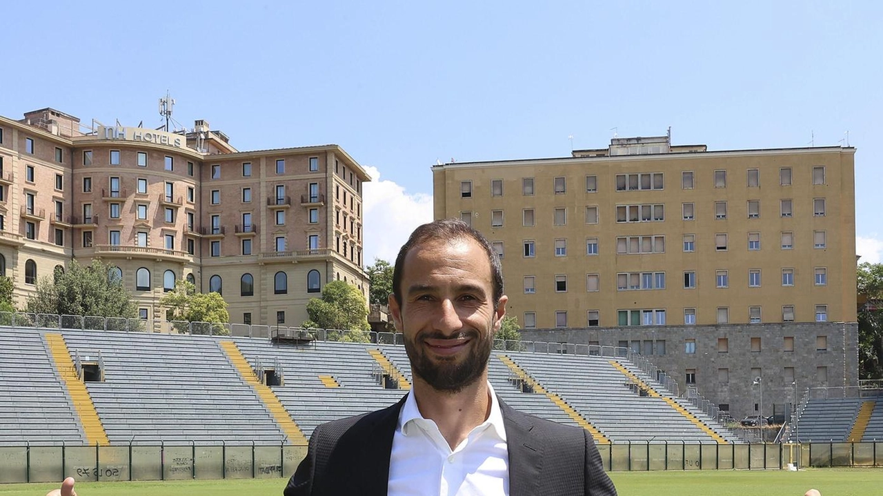 Parlerà anche un po’ francese, la Robur, la prossima stagione. Nell giornata di ieri il club bianconero non solo ha... Parlerà anche un po’ francese, la Robur, la prossima stagione. Nell giornata di ieri il club bianconero non solo ha...