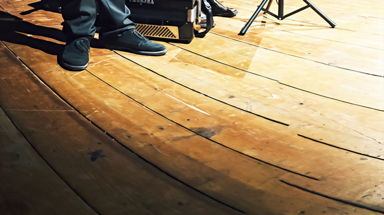 Il bando 2025 de L’Italia dei Visionari è online su Sonar.it. Artisti teatrali e di performing art possono partecipare caricando un video entro il 13 novembre. I Visionari locali selezioneranno spettacoli per la stagione 2025/2026. Un'iniziativa nata nel 2007 a Sansepolcro.