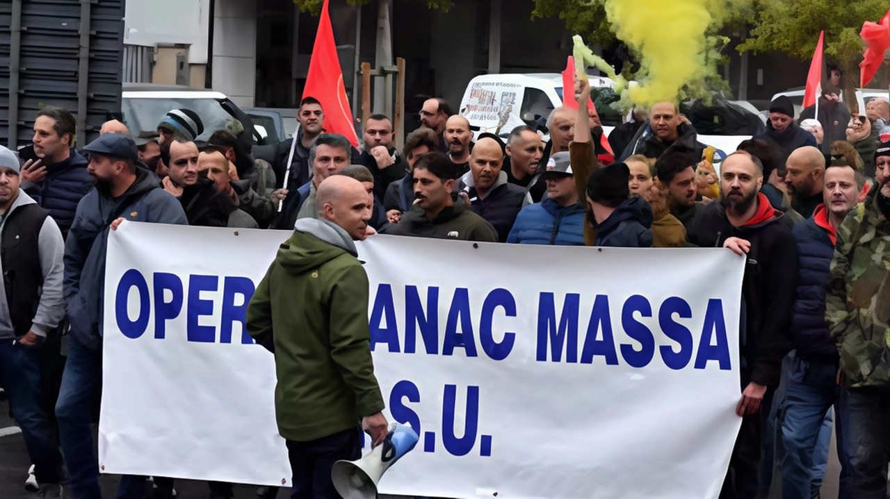 Un manifestazione per la Sanac Un manifestazione per la Sanac