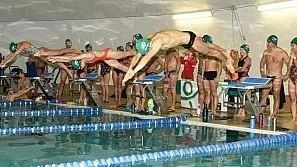 Tutti alla piscina di Mezzana per la maratona di nuoto non competitiva. Da sabato 14 dicembre alle 13 a domenica... Tutti alla piscina di Mezzana per la maratona di nuoto non competitiva. Da sabato 14 dicembre alle 13 a domenica...