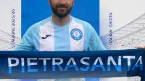 Marco Granaiola, 35enne mediano pietrasantino doc che arriva nella squadra della sua città dopo essere stato al Camaiore ed al Seravezza