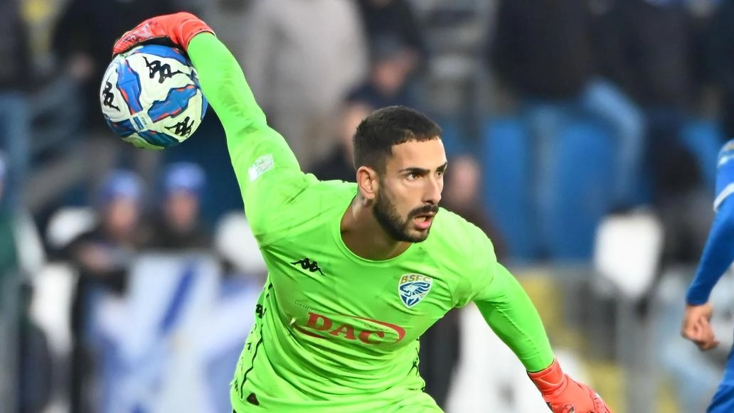 Luca Lezzerini con la maglia del Brescia con cui ha giocato lo scorso campionato